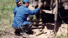 Установка спиц с помощью шнеков